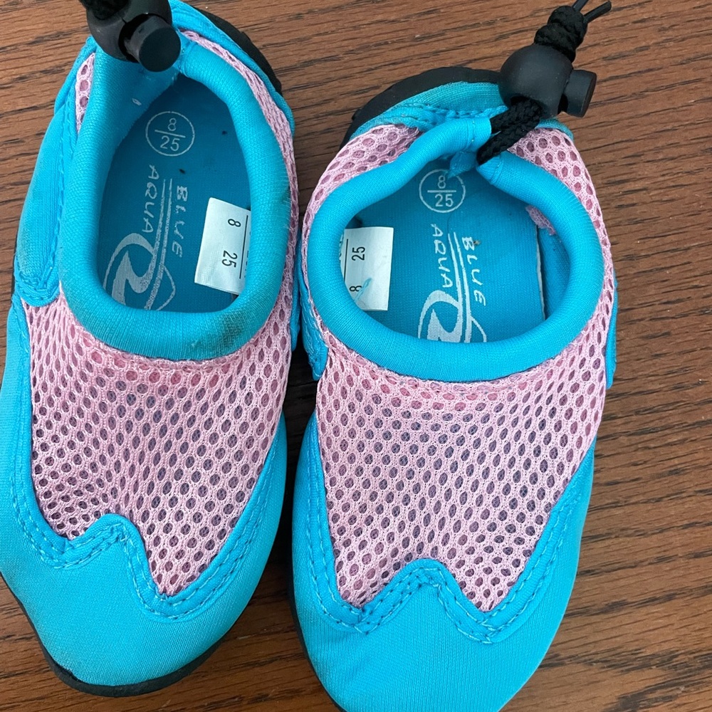 Blue Aqua kids water shoes size 8